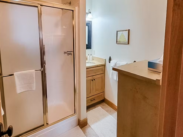 4 Bedroom + Loft Vacation Home in Jackson with Hot Tub