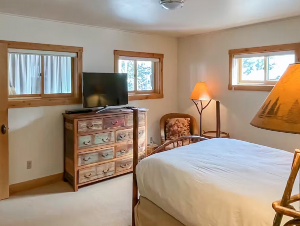 4 Bedroom + Loft Vacation Home in Jackson with Hot Tub