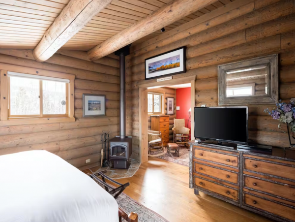 4 Bedroom + Loft Vacation Home in Jackson with Hot Tub