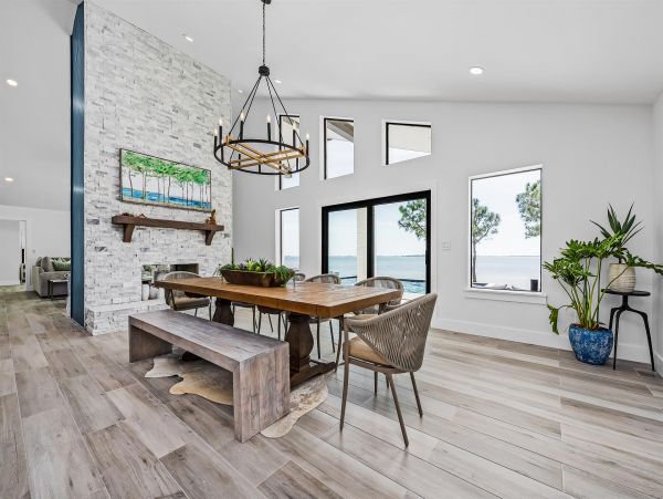 Navarre Beach Waterfront Luxury Vacation Home with Private Beach