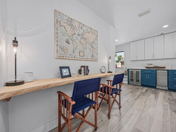 Navarre Beach Waterfront Luxury Vacation Home with Private Beach