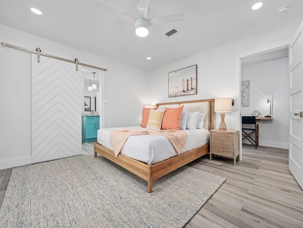 Navarre Beach Waterfront Luxury Vacation Home with Private Beach