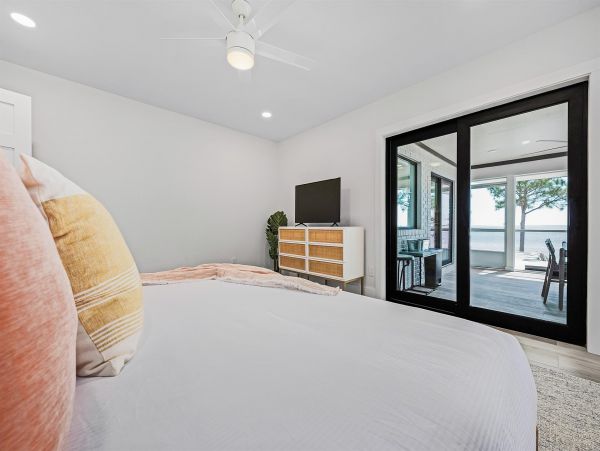 Navarre Beach Waterfront Luxury Vacation Home with Private Beach
