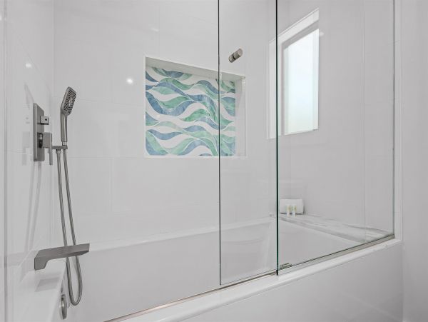 Navarre Beach Waterfront Luxury Vacation Home with Private Beach