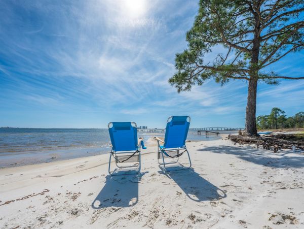 Navarre Beach Waterfront Luxury Vacation Home with Private Beach
