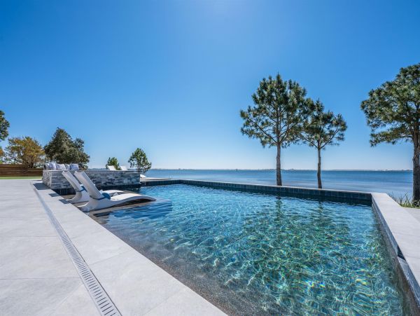 Navarre Beach Waterfront Luxury Vacation Home with Private Beach