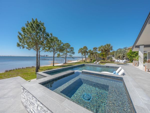 Navarre Beach Waterfront Luxury Vacation Home with Private Beach