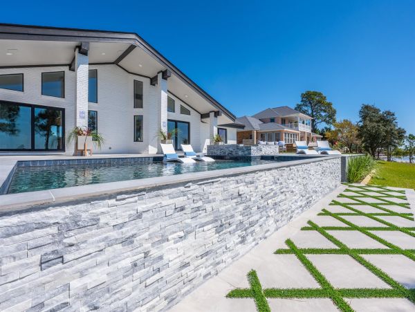 Navarre Beach Waterfront Luxury Vacation Home with Private Beach