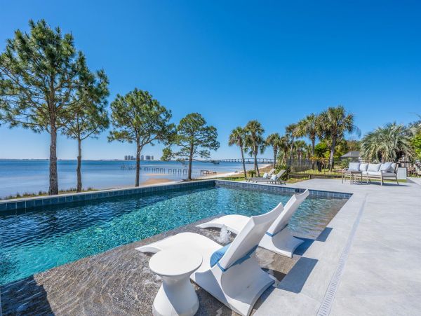 Navarre Beach Waterfront Luxury Vacation Home with Private Beach