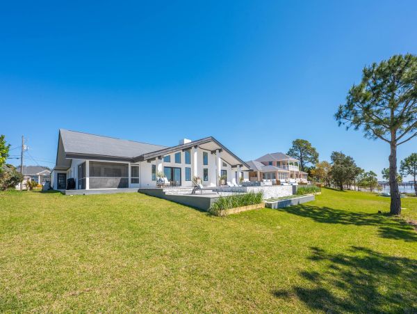 Navarre Beach Waterfront Luxury Vacation Home with Private Beach