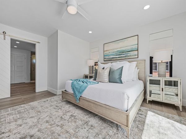 Navarre Beach Waterfront Luxury Vacation Home with Private Beach