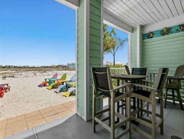 Navarre Vacation Home Five Bedroom Steps from Beach