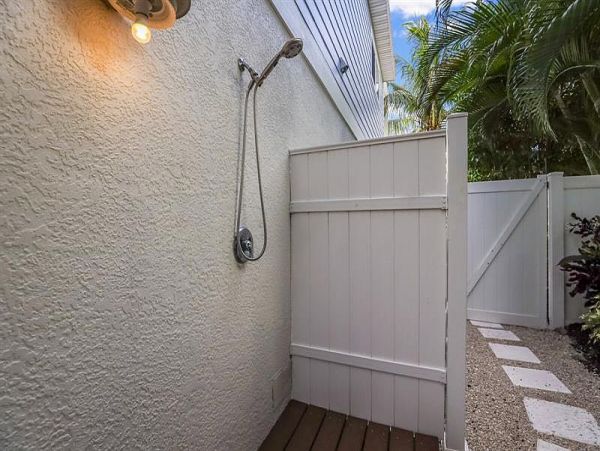 Lovely 4 Bedroom Home in Holmes Beach