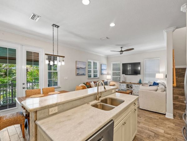 Lovely 4 Bedroom Home in Holmes Beach