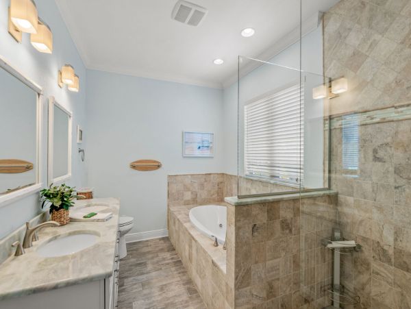 Lovely 4 Bedroom Home in Holmes Beach