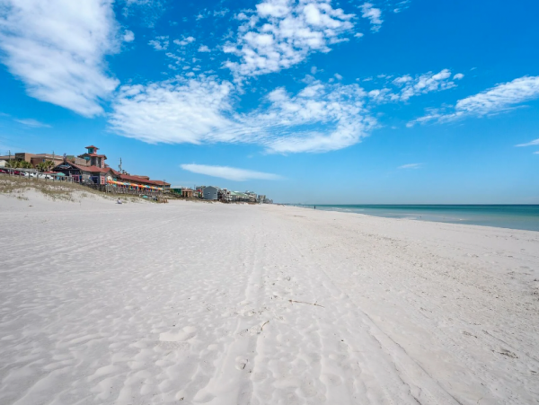 Beautiful Four Bedroom Vacation Home in Miramar Beach Sleeps 12 Guests