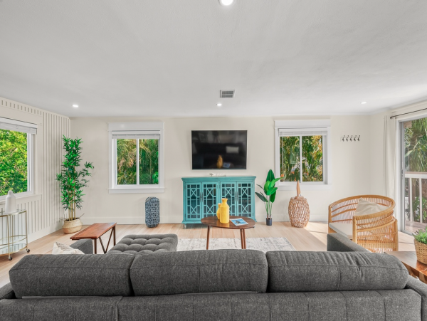 Anna Maria Vacation Home Three Bedroom Walk to Beach