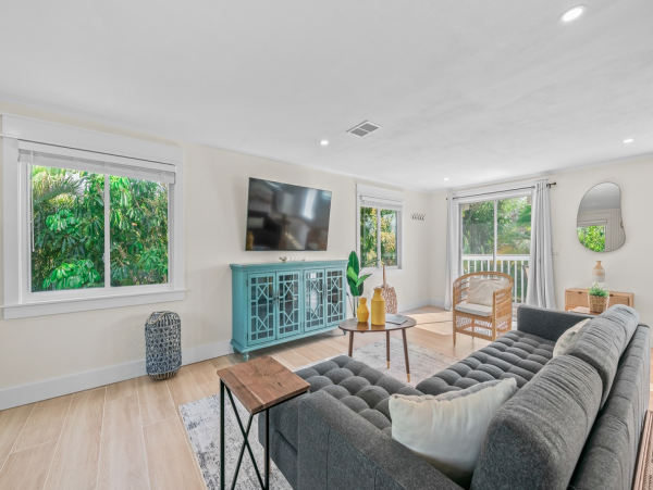 Anna Maria Vacation Home Three Bedroom Walk to Beach