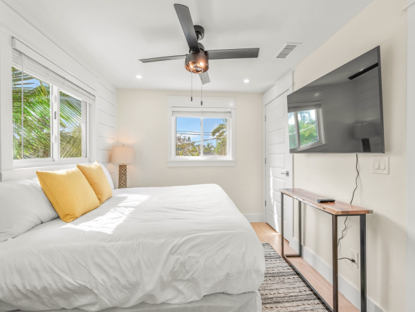 Anna Maria Vacation Home Three Bedroom Walk to Beach