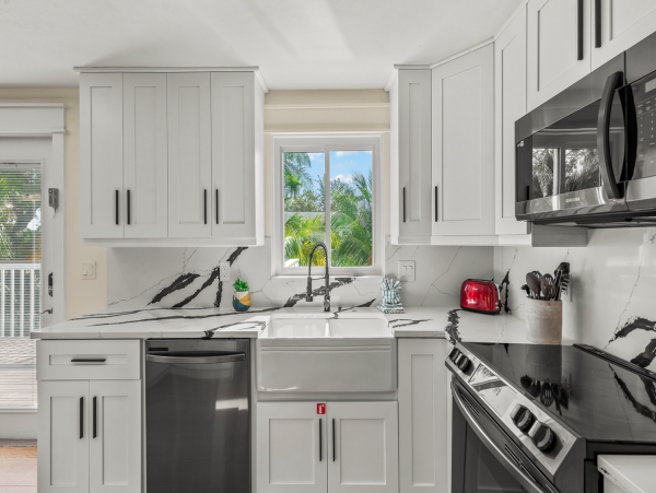 Anna Maria Vacation Home Three Bedroom Walk to Beach