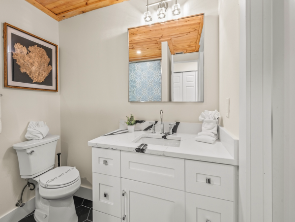 Anna Maria Vacation Home Three Bedroom Walk to Beach