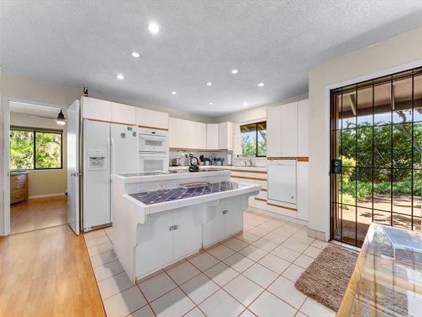 Kaanapali Vacation Condo Three Bedroom Walk to Beach