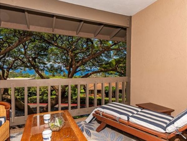 Kaanapali Vacation Condo Three Bedroom Walk to Beach