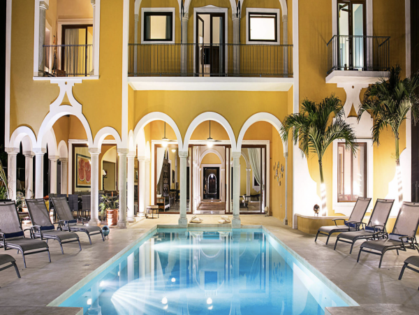 Luxury Beach Villa 16,000 Sq Ft luxury Living