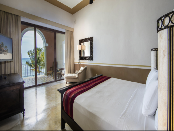Luxury Beach Villa 16,000 Sq Ft luxury Living