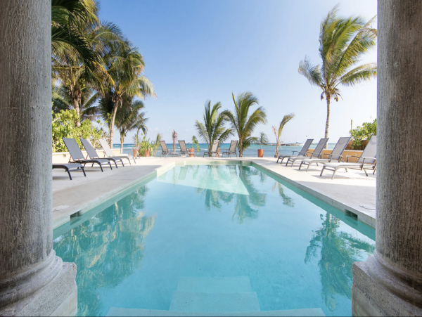 Luxury Beach Villa 16,000 Sq Ft luxury Living