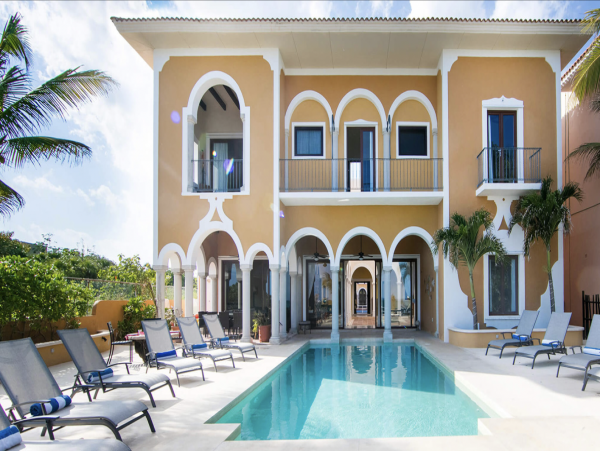 Luxury Beach Villa 16,000 Sq Ft luxury Living