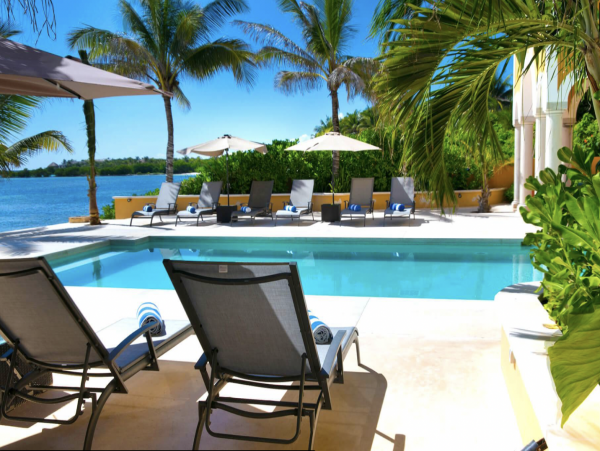 Luxury Beach Villa 16,000 Sq Ft luxury Living