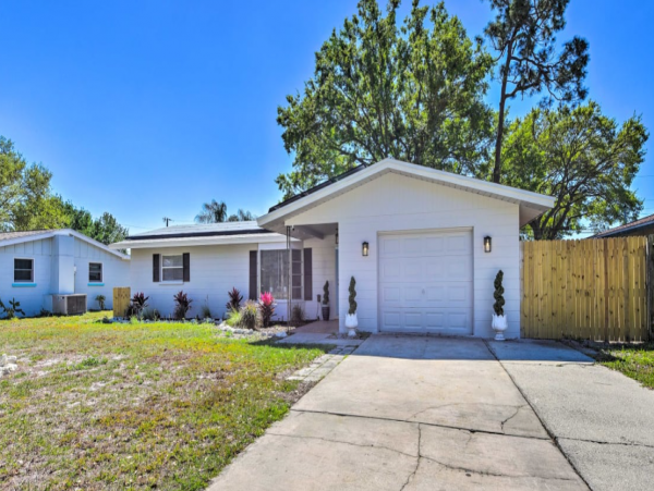 Lovely 4 Bedroom Home with Private Spa
