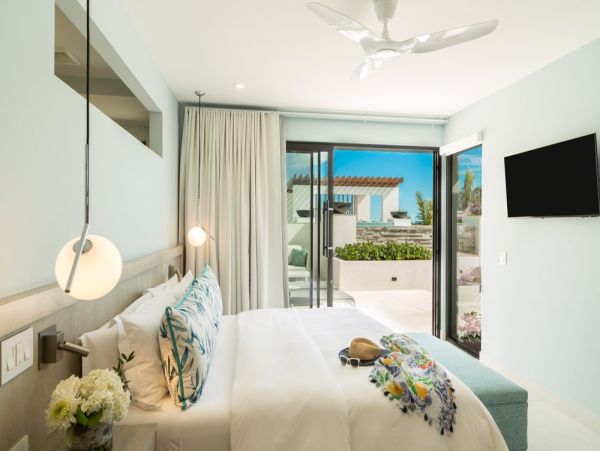 Luxury Beach-Front Villa with 4 Bedrooms