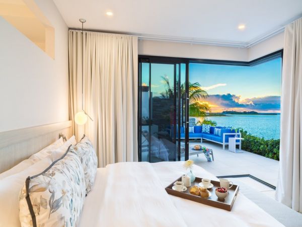 Luxury Beach-Front Villa with 4 Bedrooms