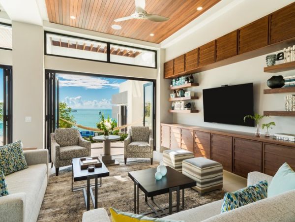 Luxury Beach-Front Villa with 4 Bedrooms