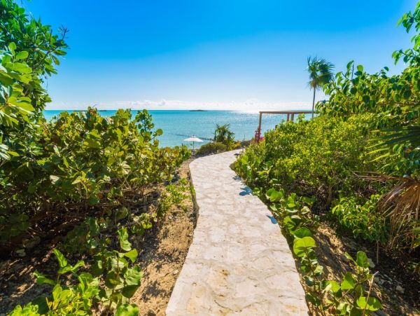 Luxury Beach-Front Villa with 4 Bedrooms
