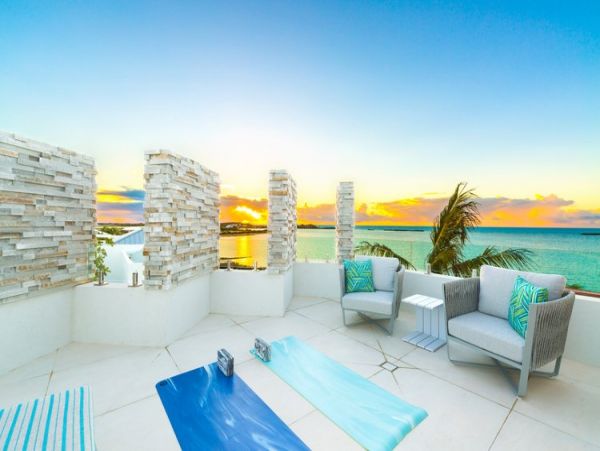 Luxury Beach-Front Villa with 4 Bedrooms