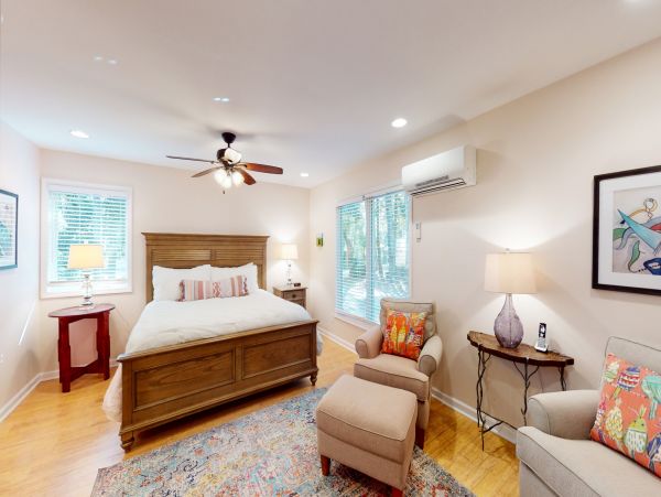 Lovely Comfortable Home 4 Bedrooms Sleeps 10 Guests