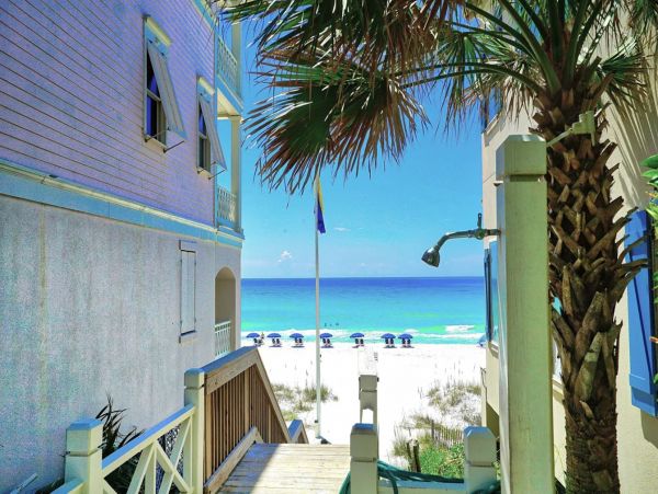 Miramar Beach Beautiful 4 Bedroom plus Loft Vacation Home
