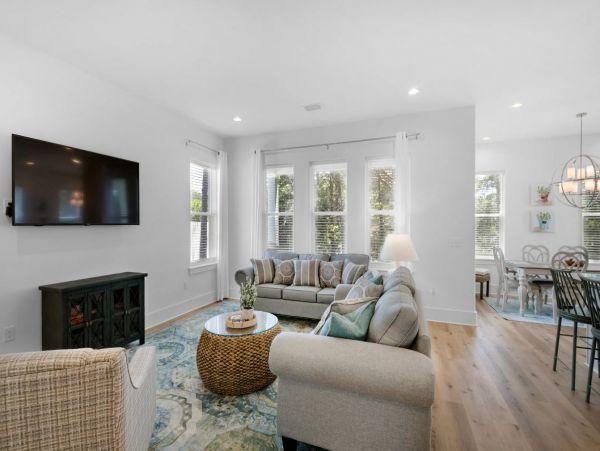 Miramar Beach Beautiful 4 Bedroom plus Loft Vacation Home