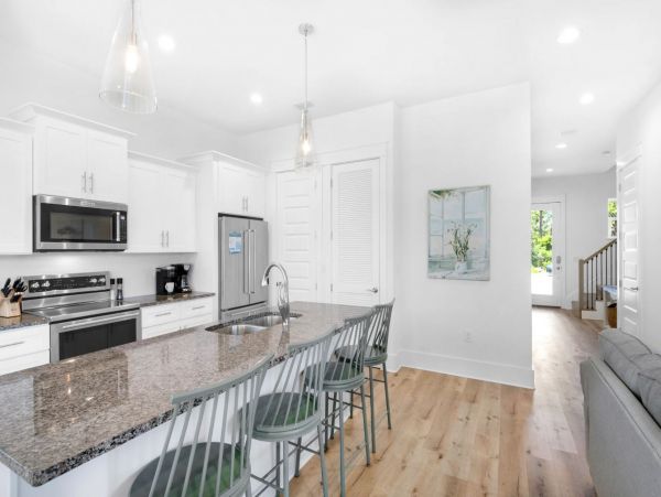Miramar Beach Beautiful 4 Bedroom plus Loft Vacation Home