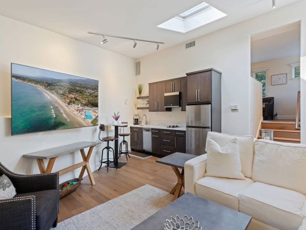 Montecito Luxury Vacation Pool Home plus Guest House Sleeps 8