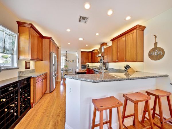 Lovely Home One Block from Ocean with Casita