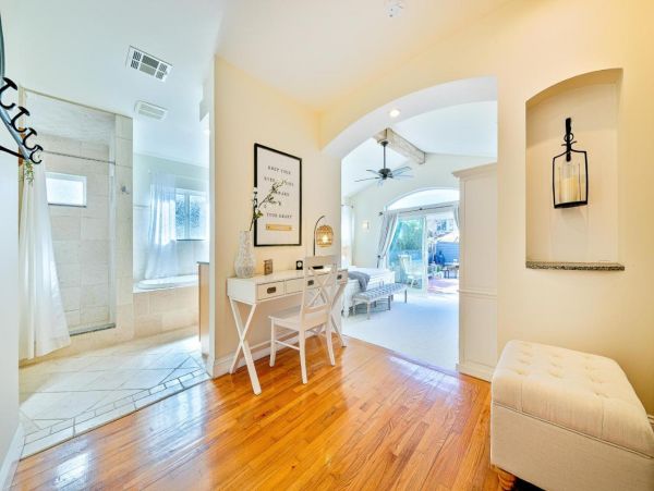 Lovely Home One Block from Ocean with Casita