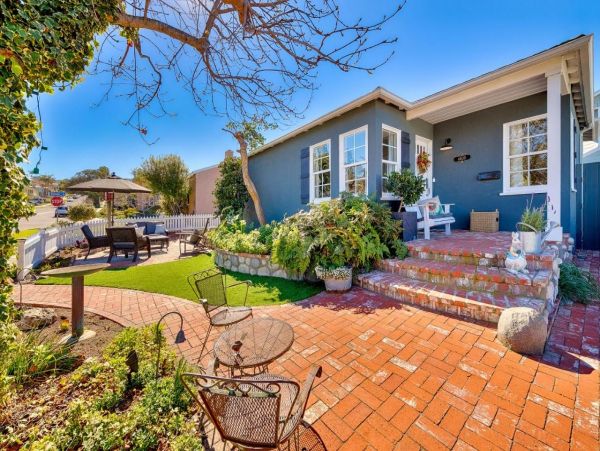 Lovely Home One Block from Ocean with Casita
