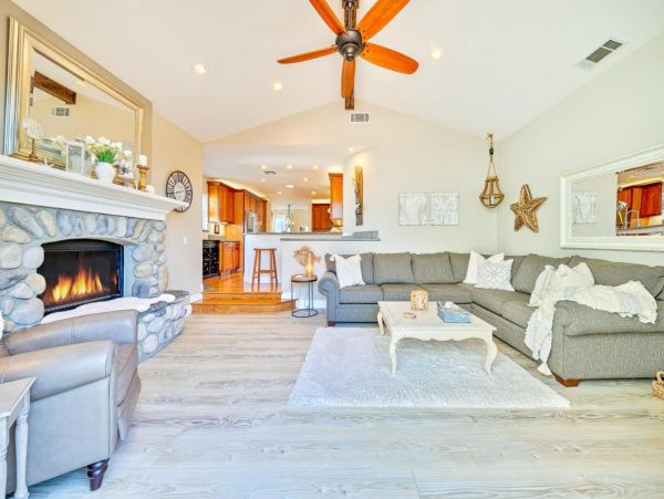 Lovely Home One Block from Ocean with Casita