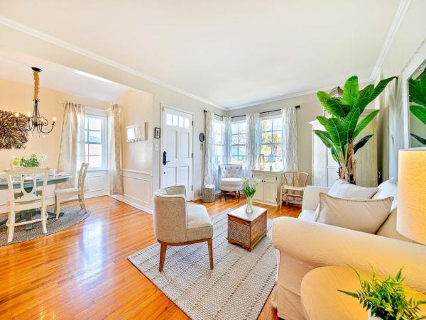 Lovely Home One Block from Ocean with Casita