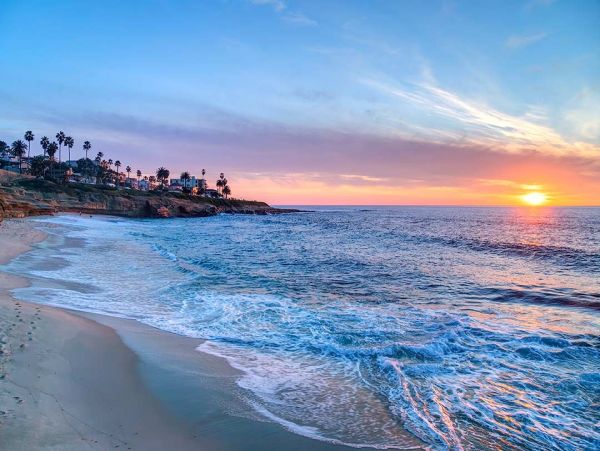 Lovely Home One Block from Ocean with Casita