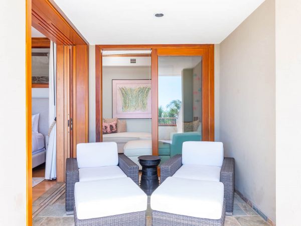 Waimea Vacation Home Four Bedroom Walk to Beach